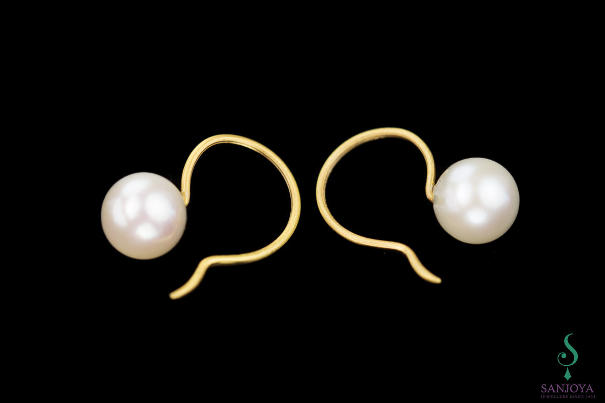 9ct gold earrings with pearl