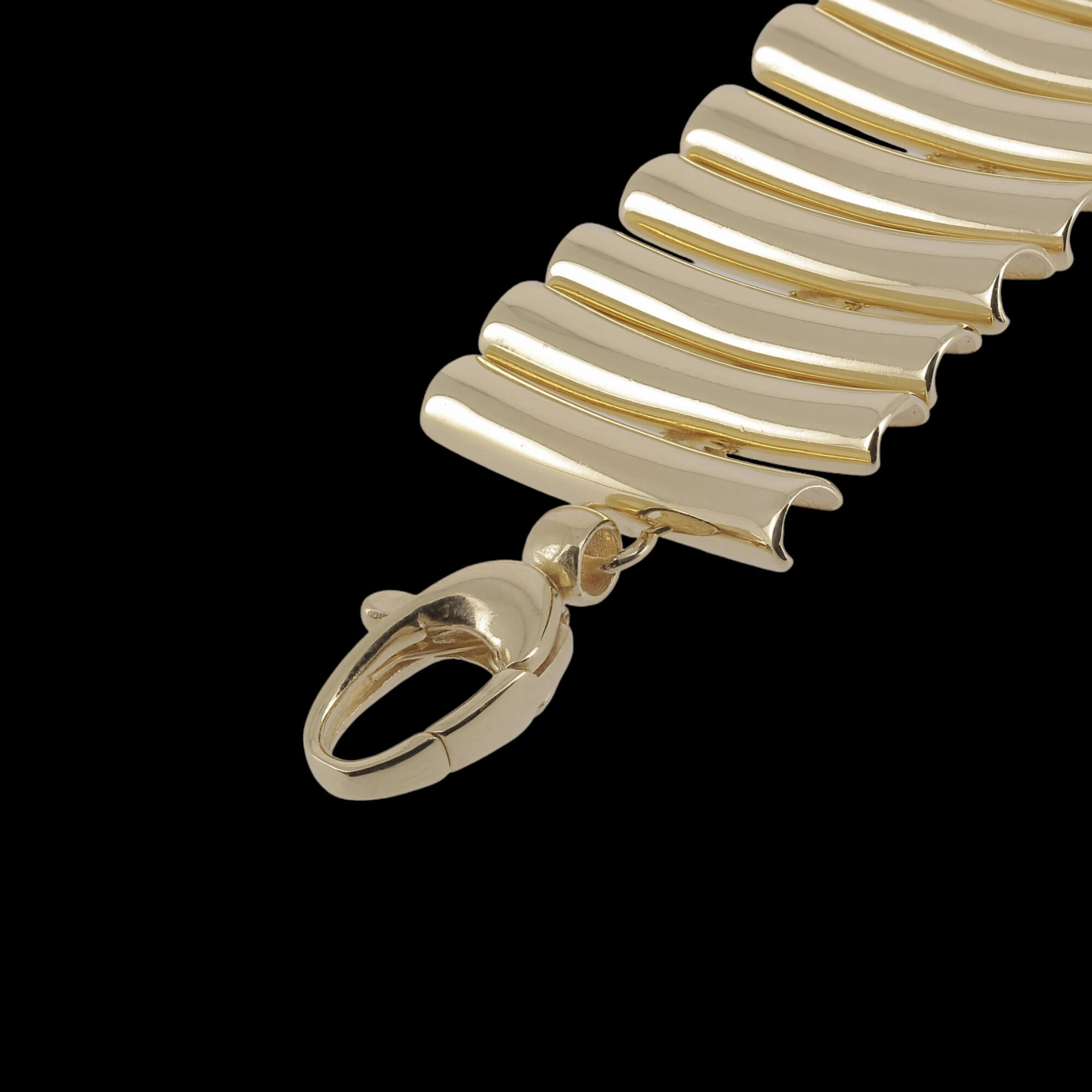 Gold plated and polished bar bracelet