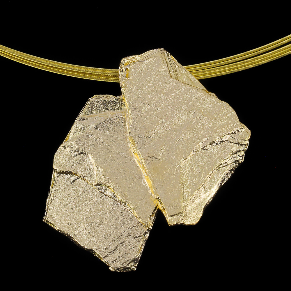 Stone shaped pendant gilded silver 'no chain'