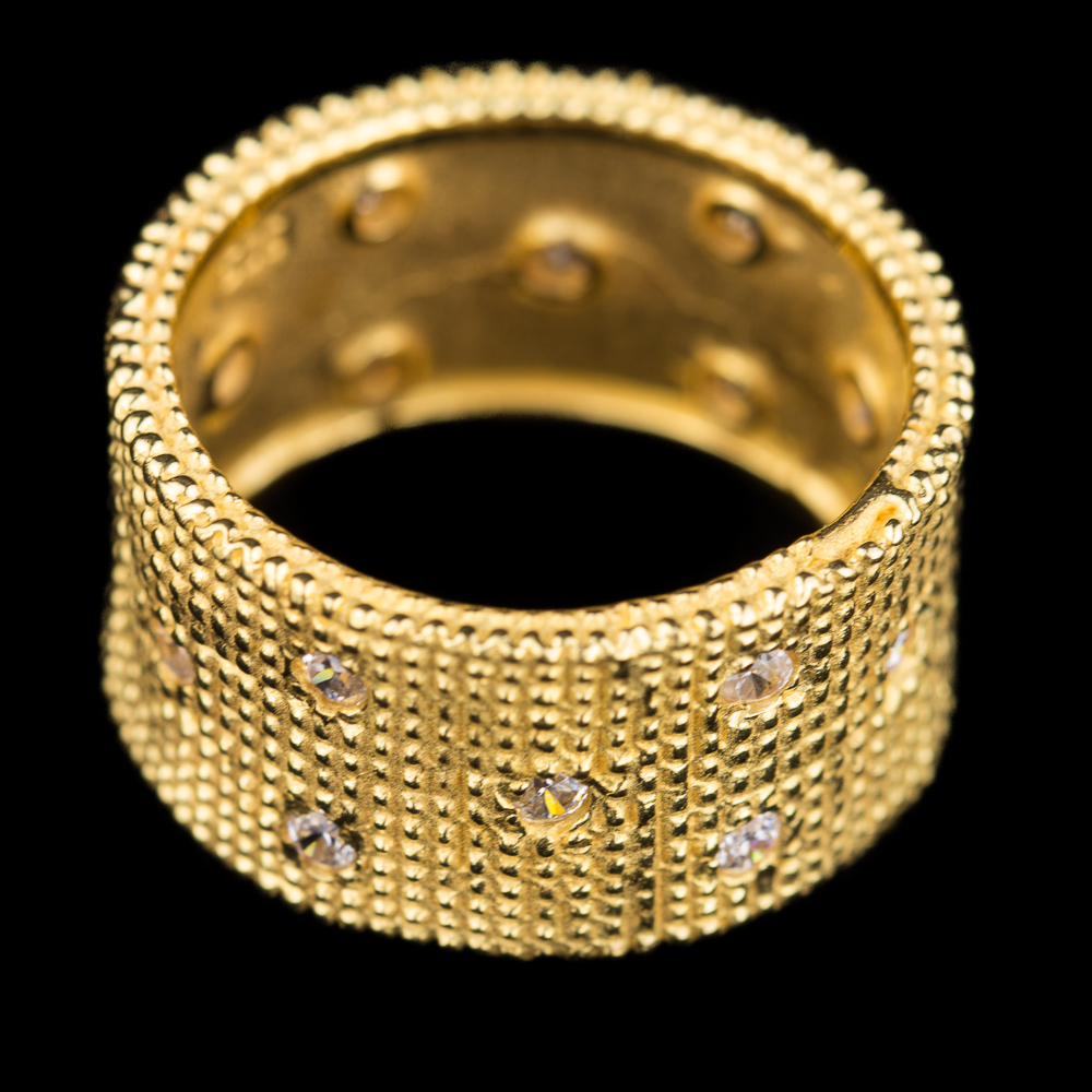 gold plated broad ring with zirkonia