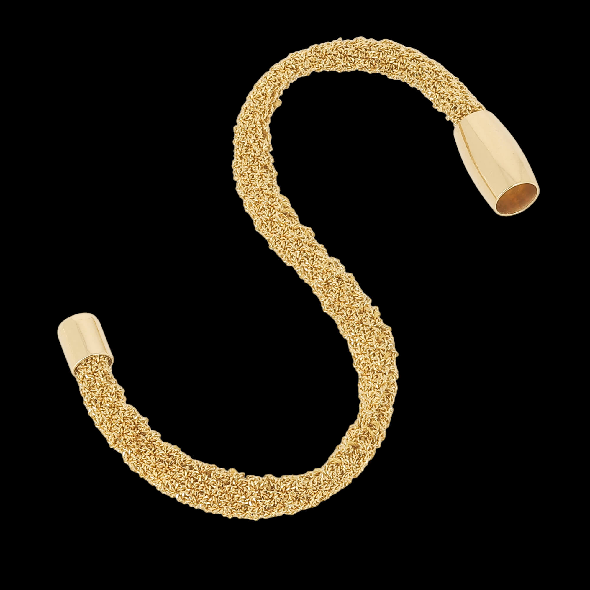 Narrow gilt intertwined bracelet