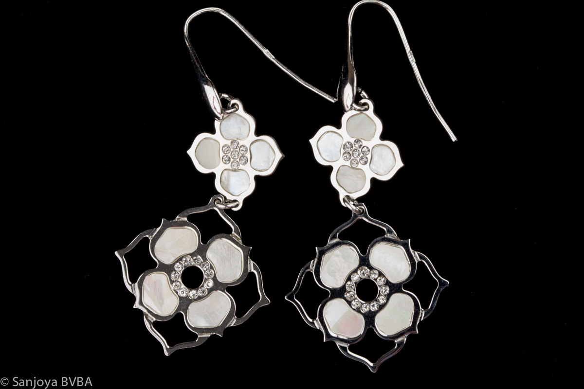 Silver earrings with 2 flowers of mother-of-pearl