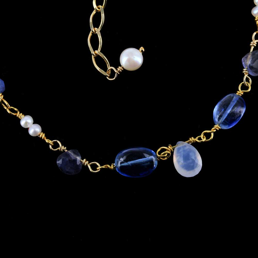 Goldplated bracelet with colour stones and pearls