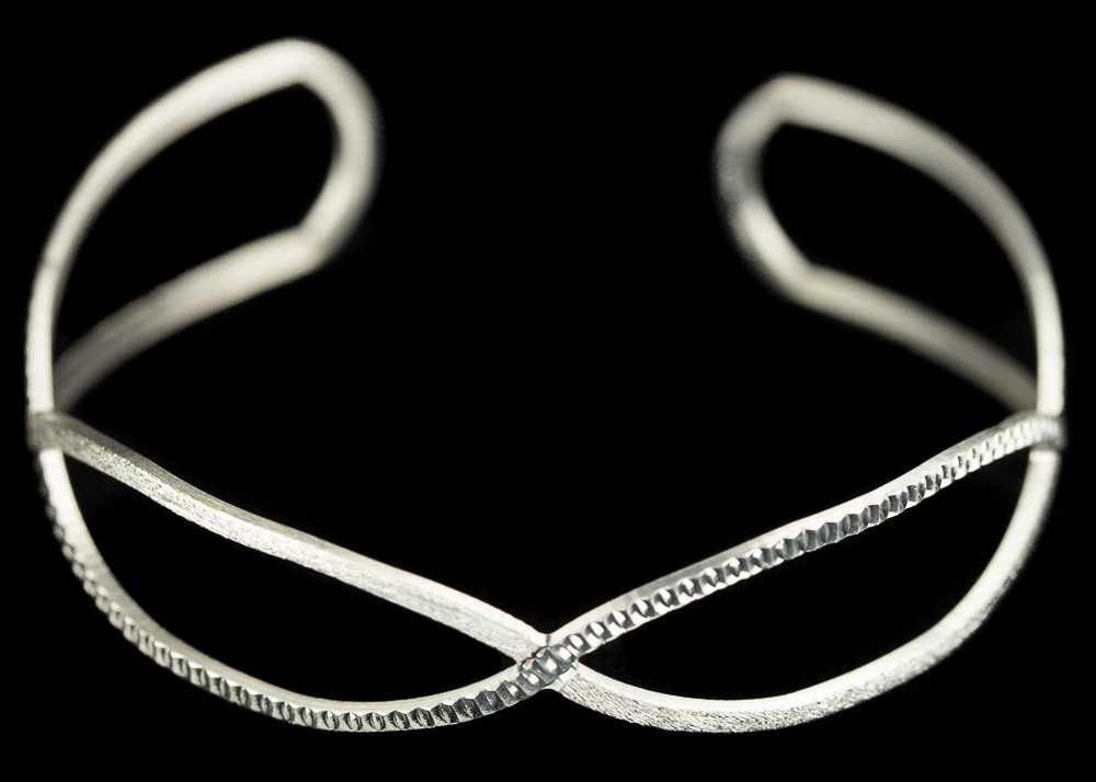 Fine silver bangle