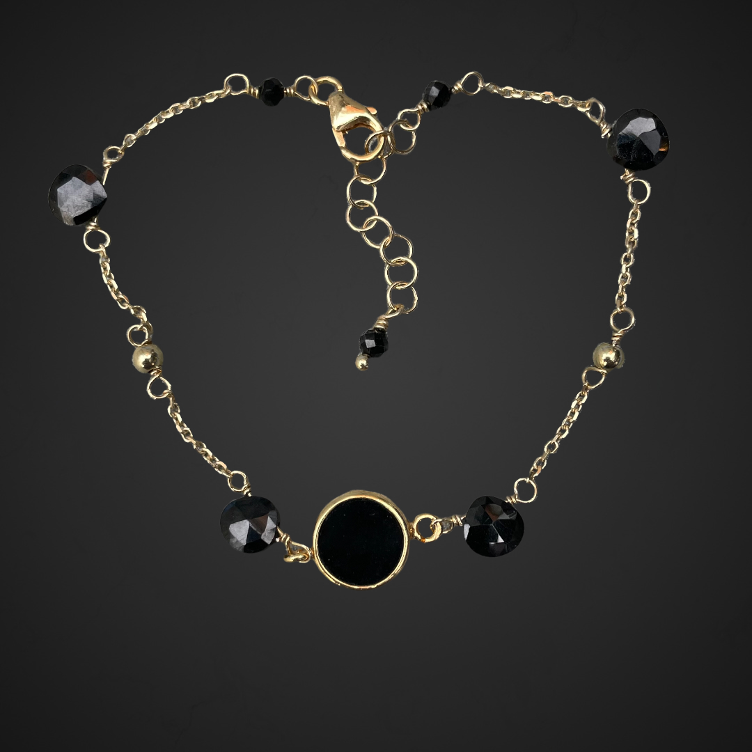 Gold-plated bracelet with Onyx stones