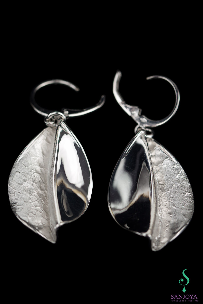 Silver pendant earrings, matt and polished, with ear studs