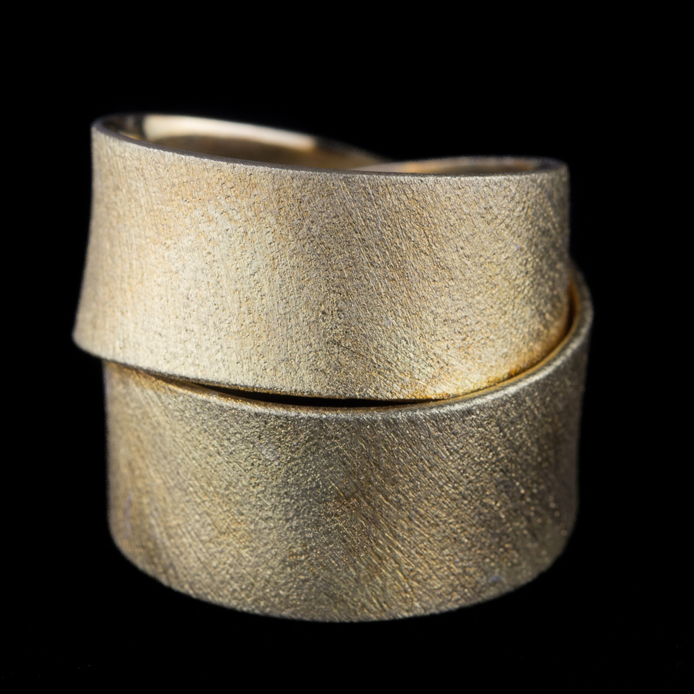 Vergulde ring met 2 rijen; Grieks design