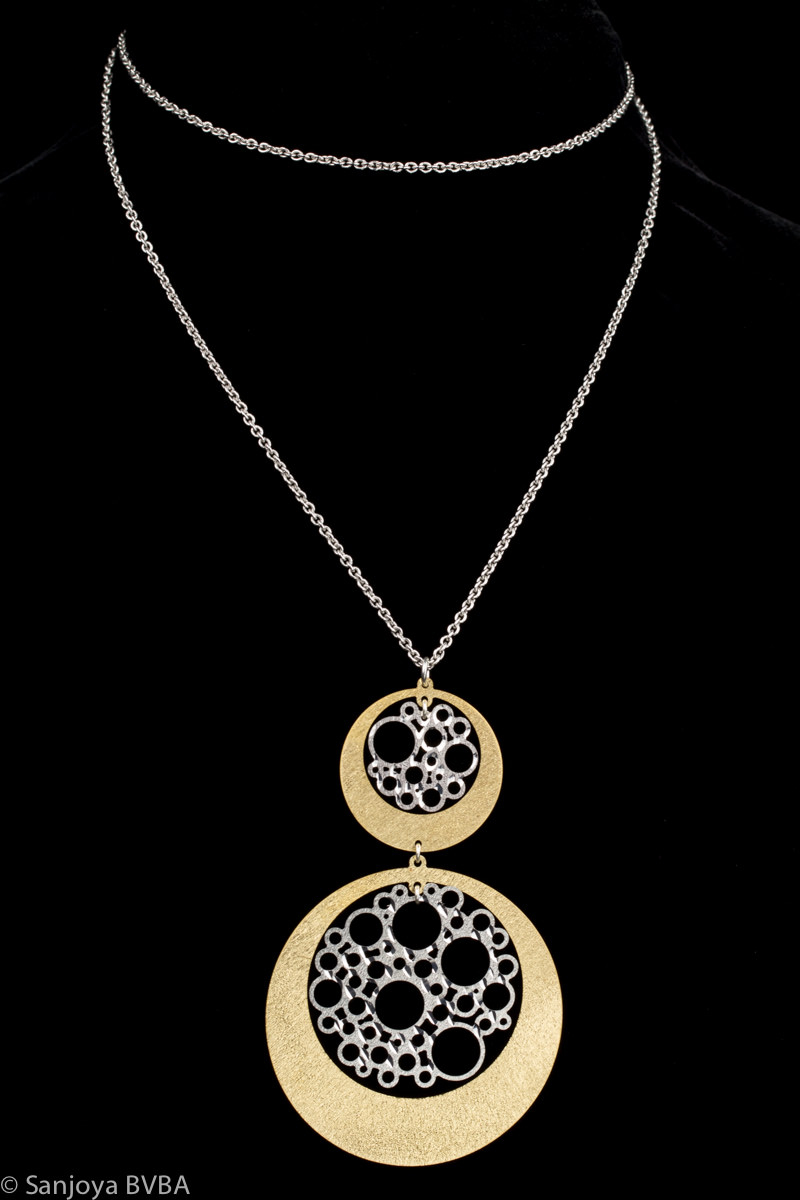 Chain necklace with bi-colour pendants
