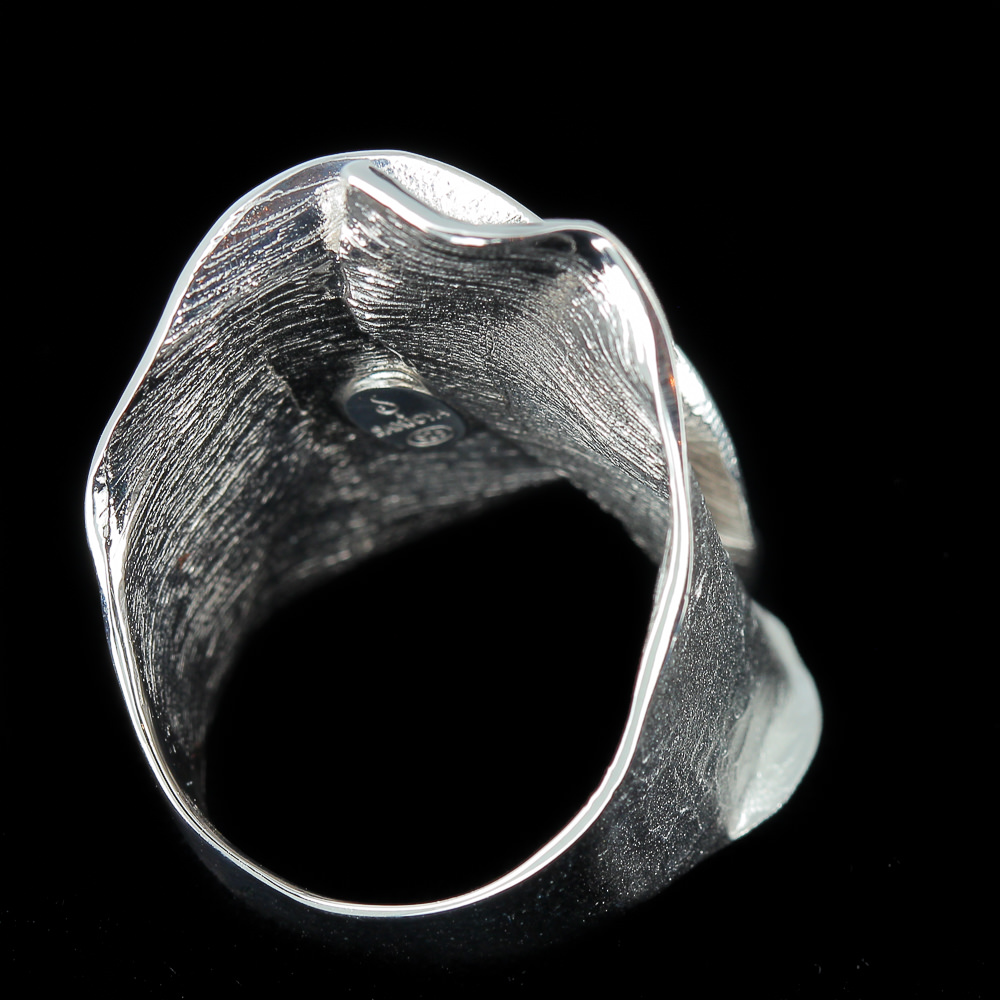 Silver matte and wavy ring