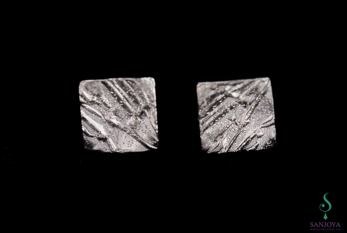 Beautiful square earrings made of silver gray