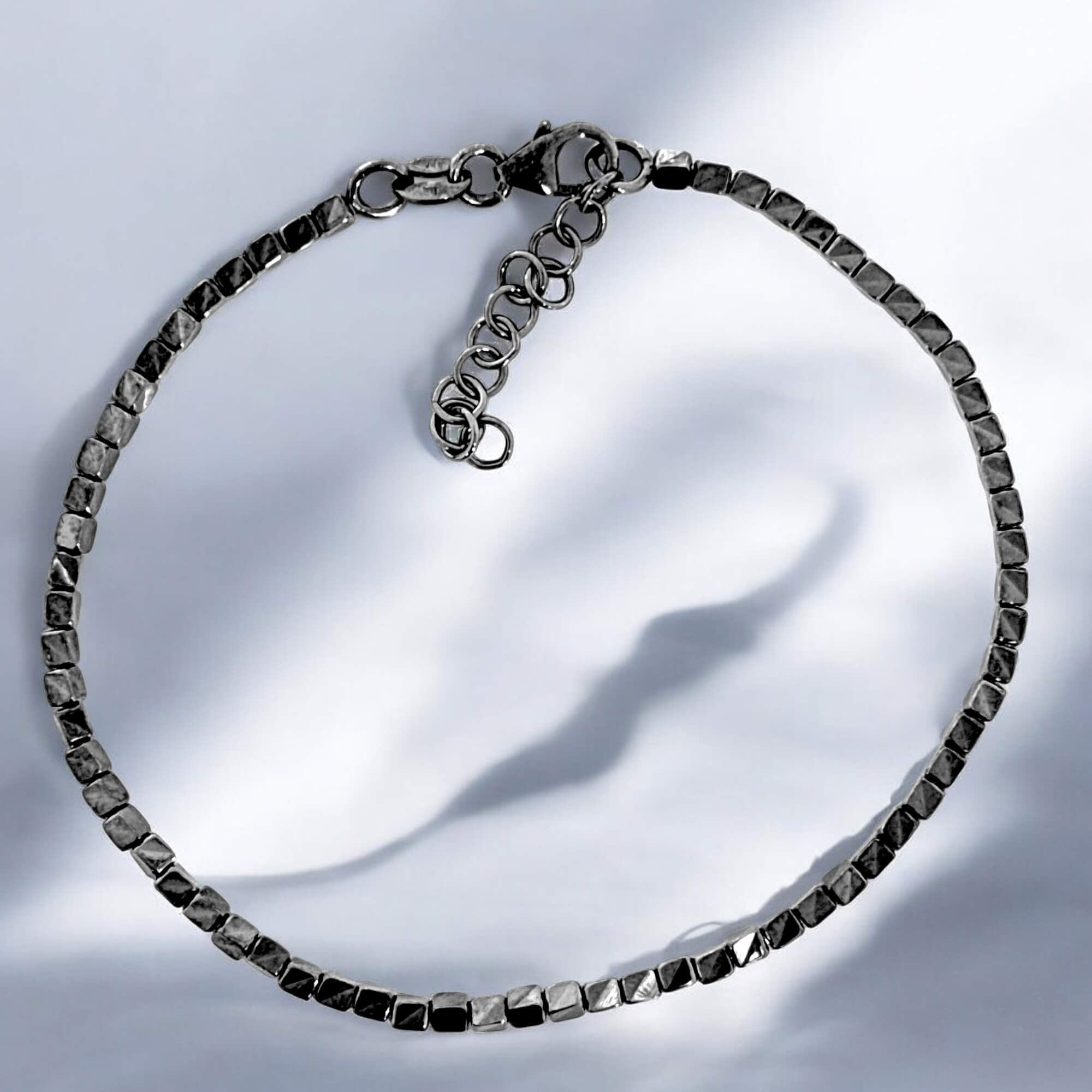 Raffiniertes Blockarmband aus Hämatit