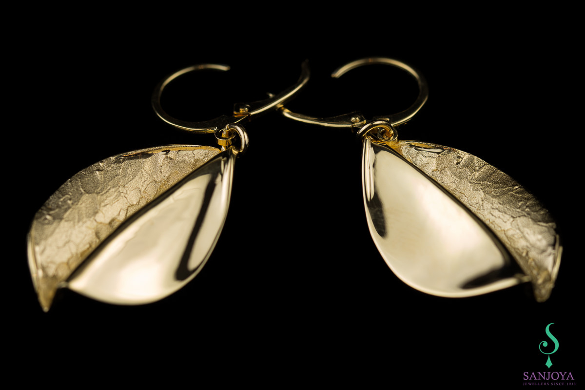 Gold plated pendant earrings, matt and polished