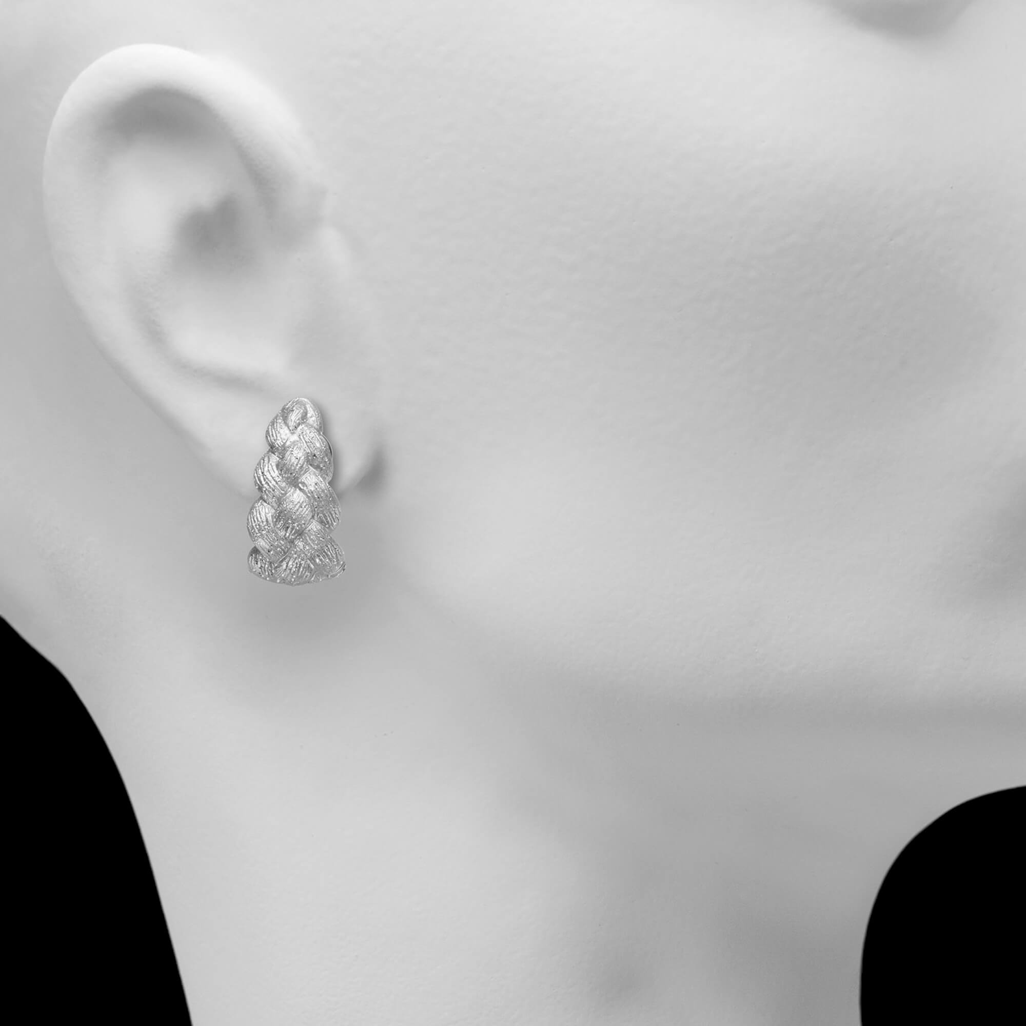 Magnifiques boucles d'oreilles en argent et tressées