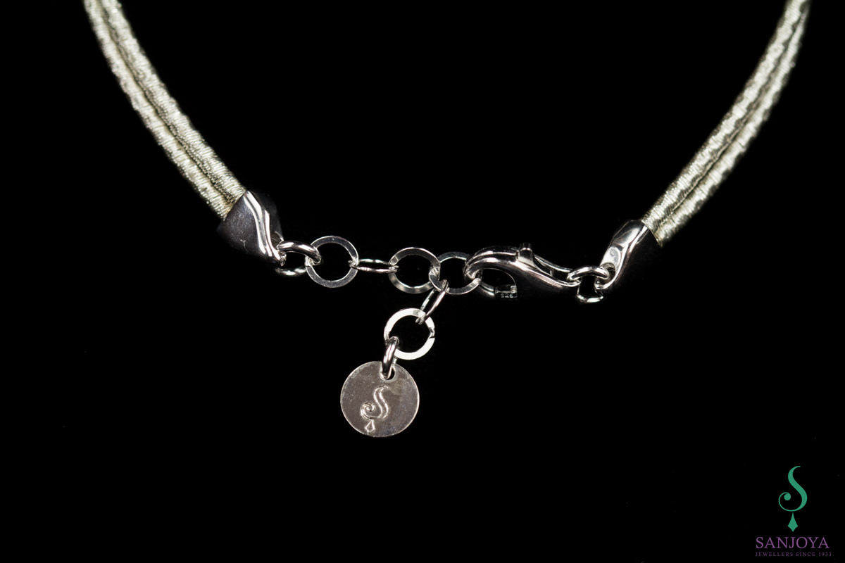 Refined white silver bracelet with an infinity knot, 2mm