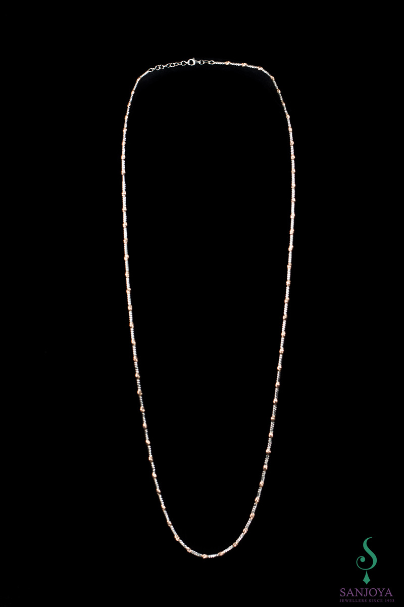 Long necklace of silver and rosé