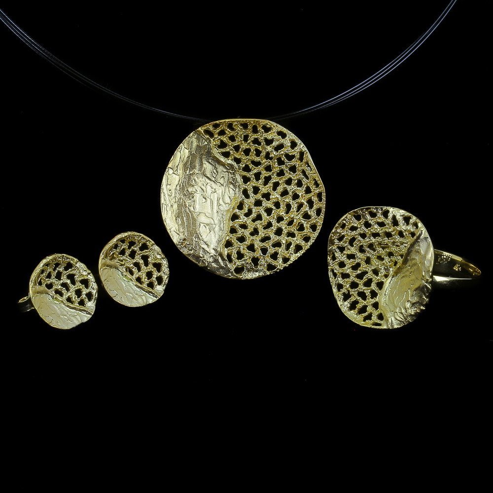 Circular pendant 18kt gold