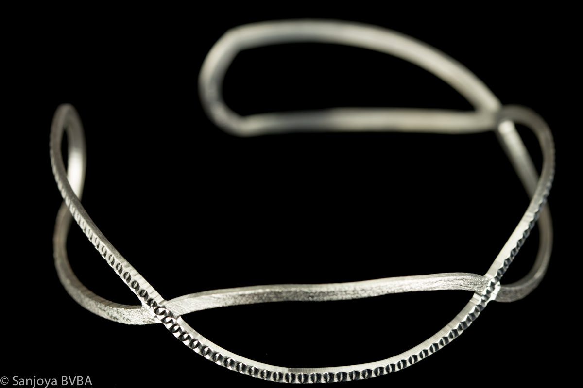 Fine silver bangle