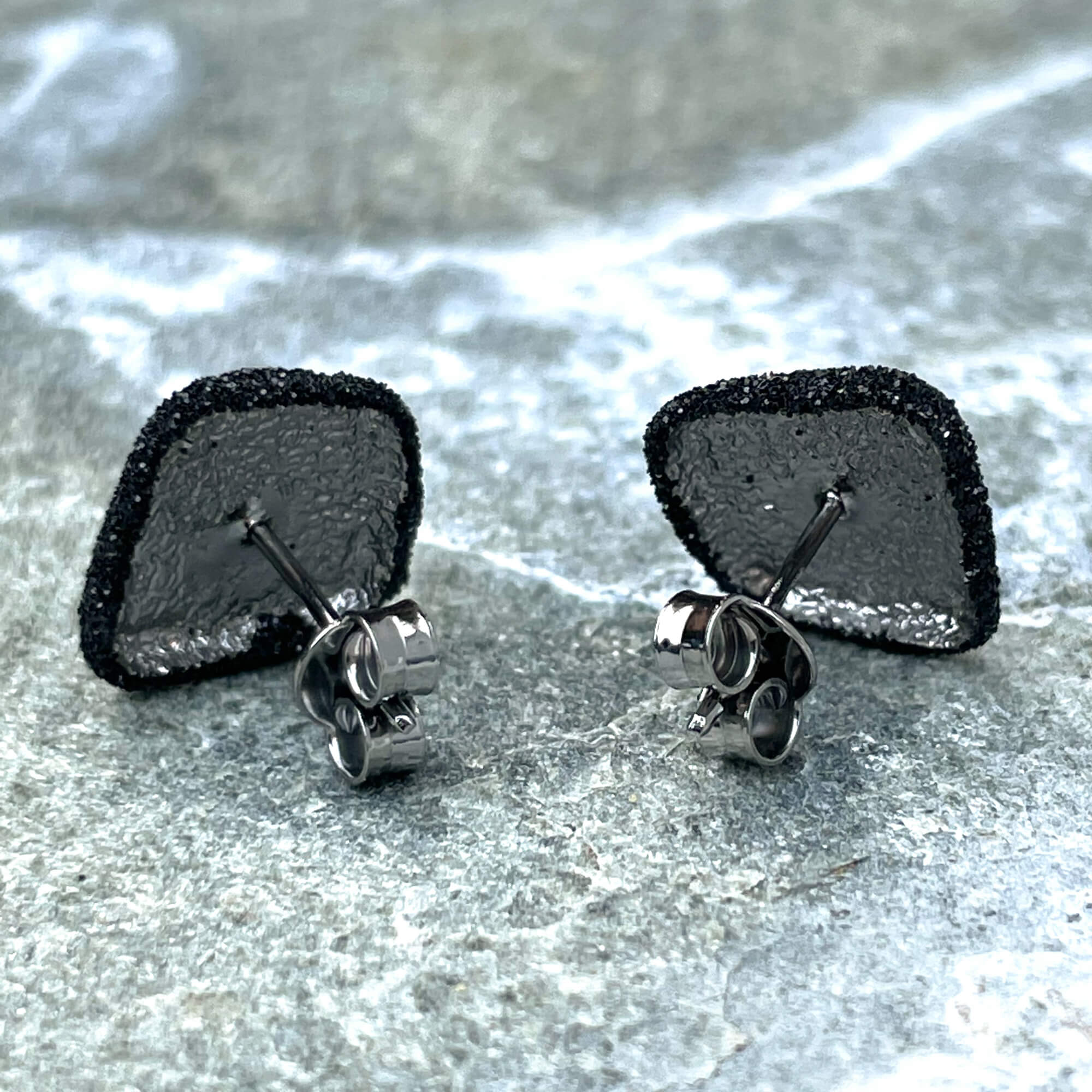 Beautiful black earrings of silver / small