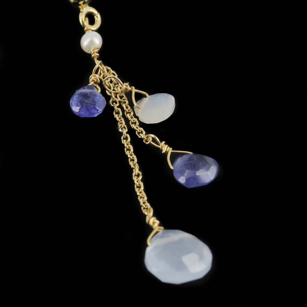 Long 18kt gold earrings with colored stones and pearls