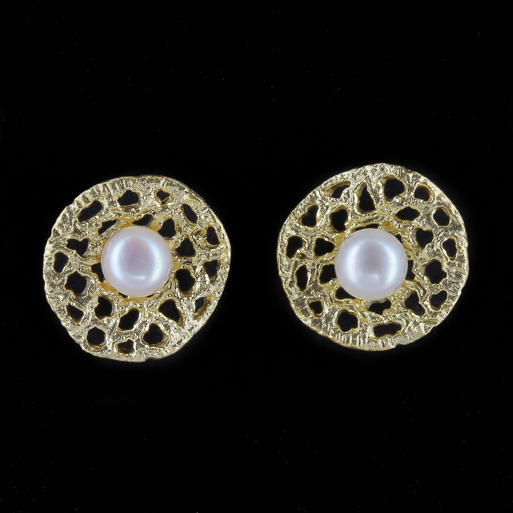 Edited plated earrings with pearl