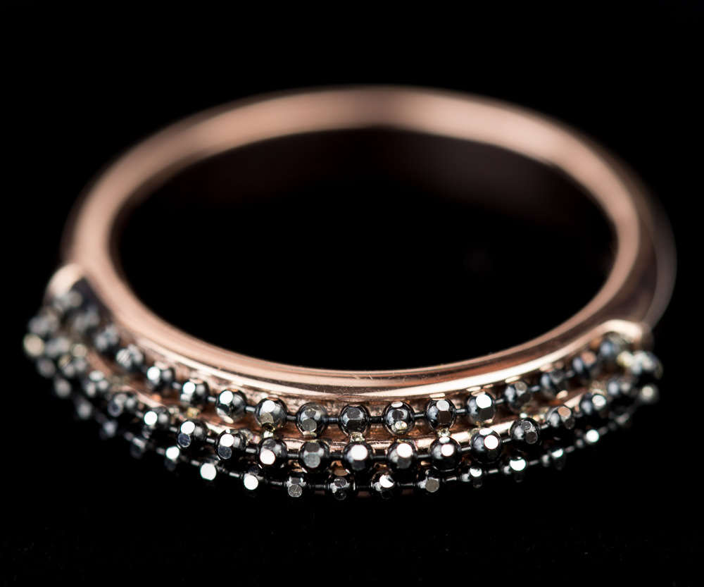 OX0216015 - Rosé ring met zwarte fonkelingen