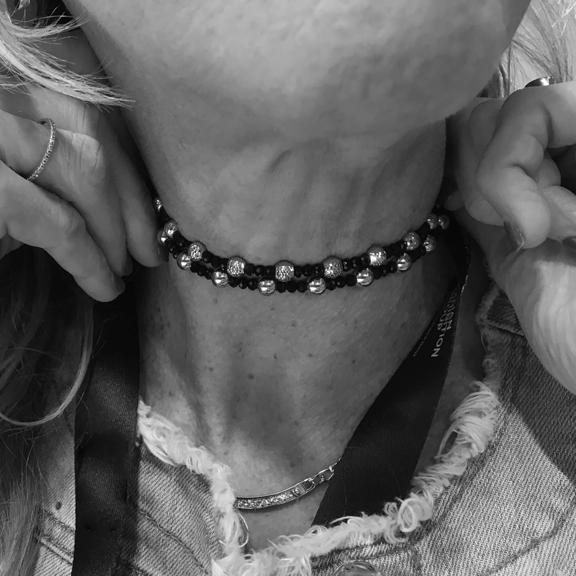 BIZ1217005 - Choker van zilver en onyx bolletjes