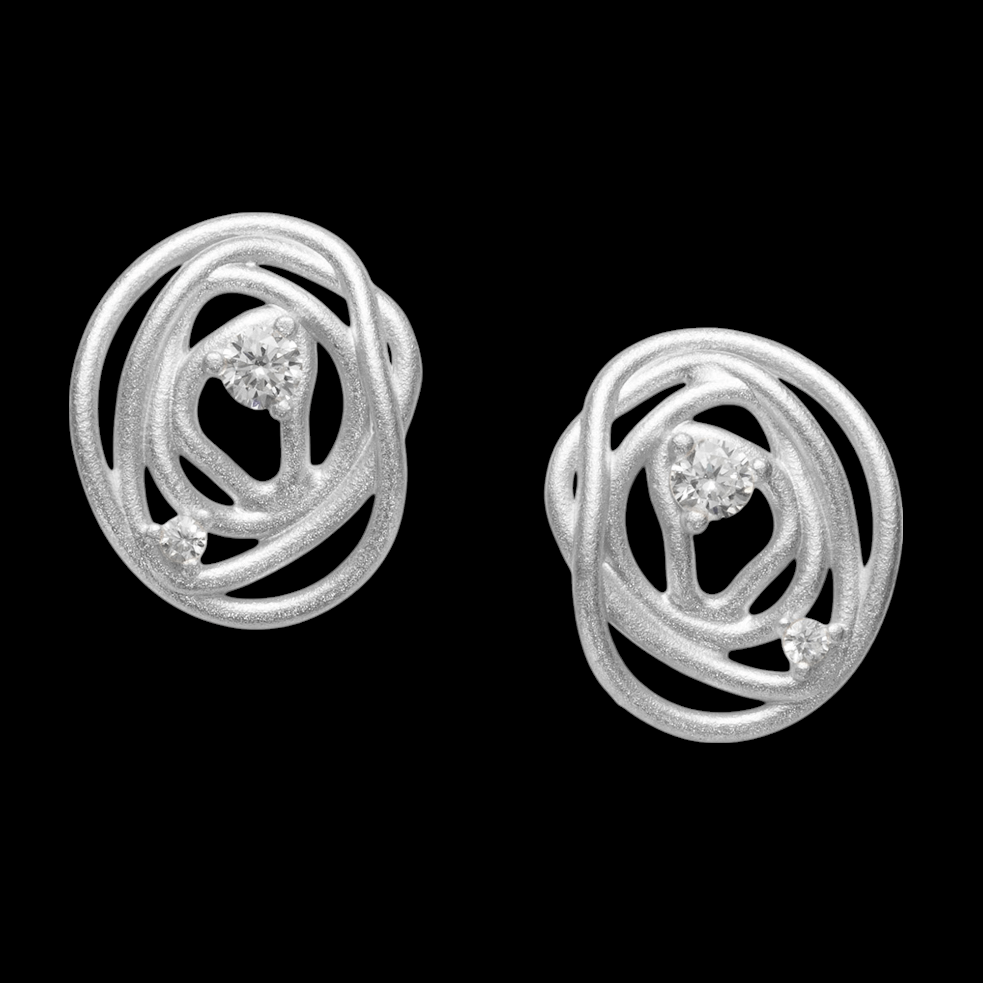 Elegante zilveren oorbelletjes met 2 fonkelende steentjes