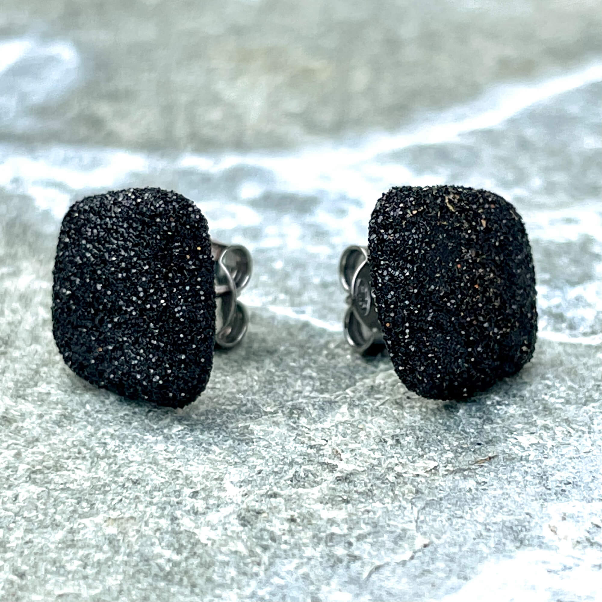 Beautiful black earrings of silver / small