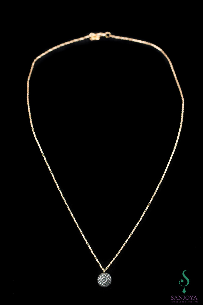 Rosé necklace 18kt with a pendant of black diamonds