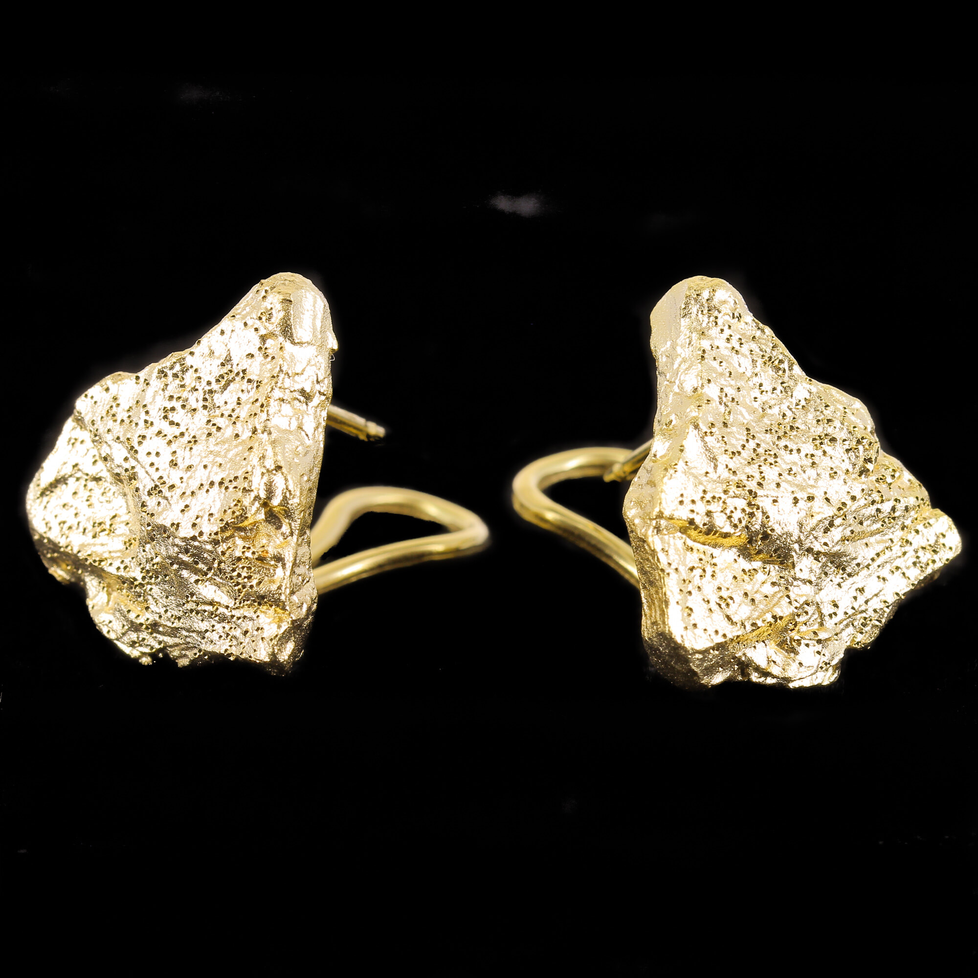 Gold-plated short stone-shaped earrings