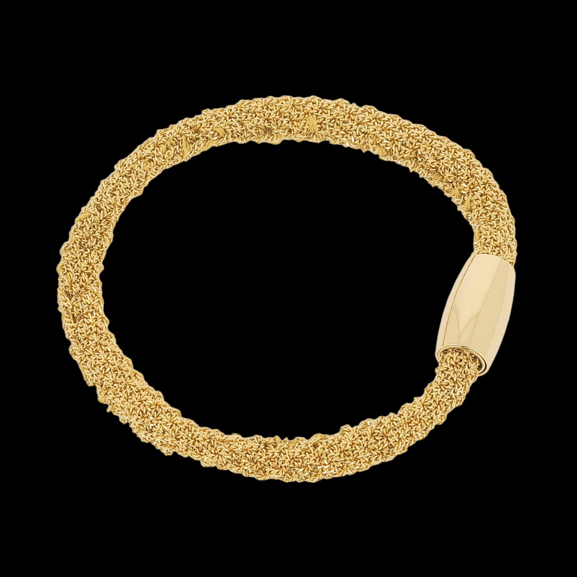 Narrow gilt intertwined bracelet