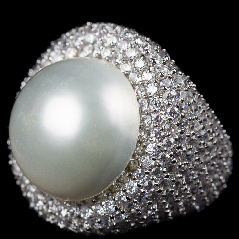 Silver ring with pearl and zirconia; Greek design