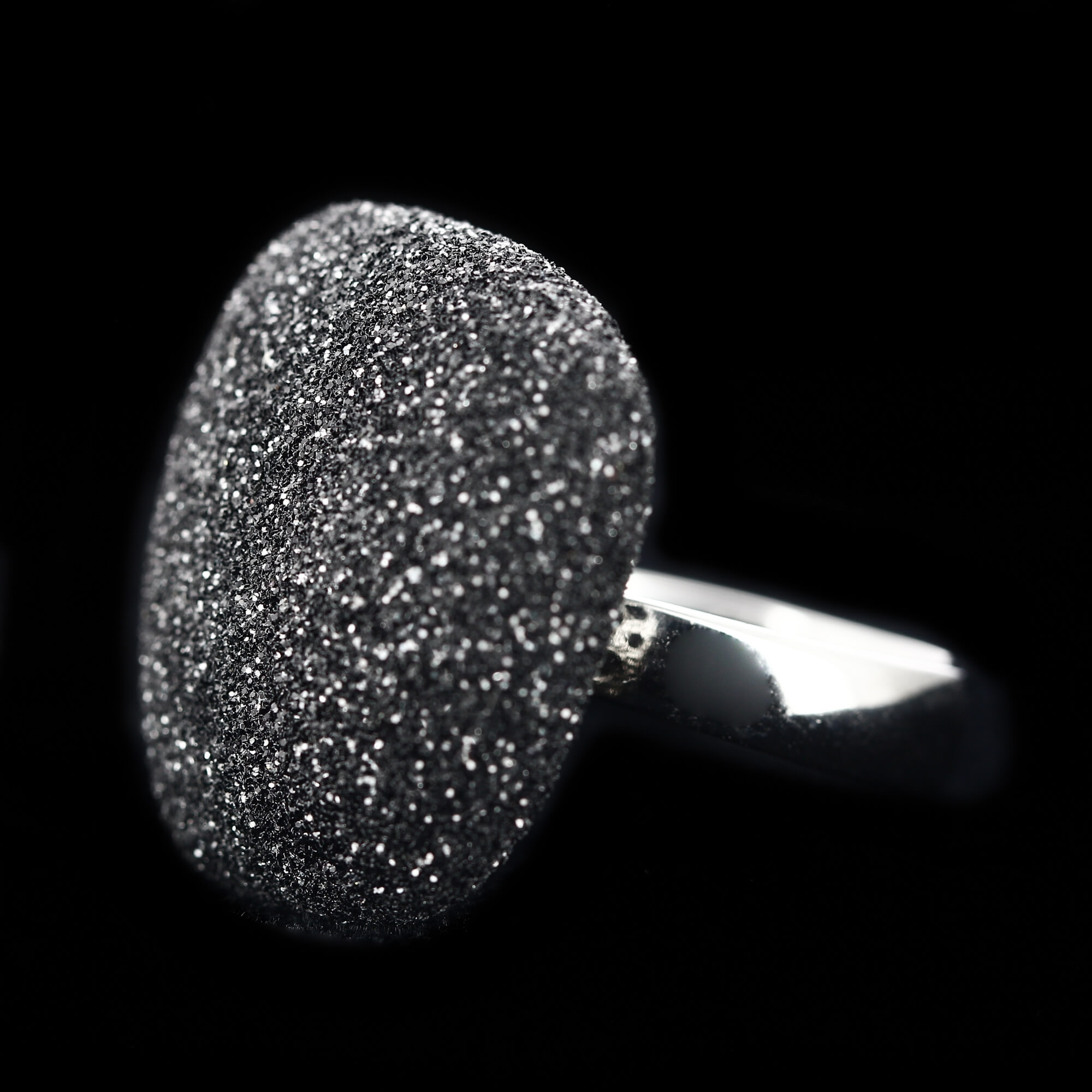 Belle bague noire en argent sterling