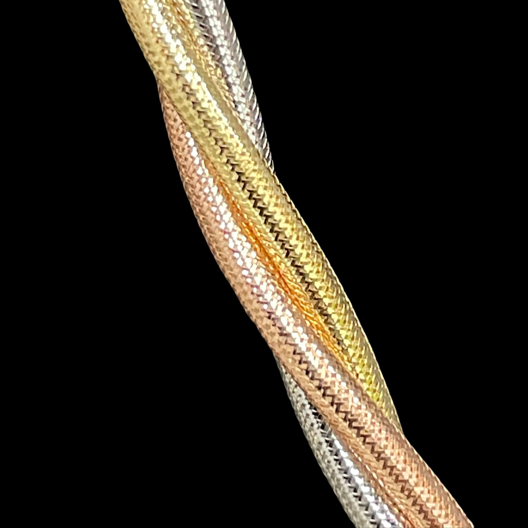 Chaîne oméga torsadée en or tricolore 18 carats et silicone