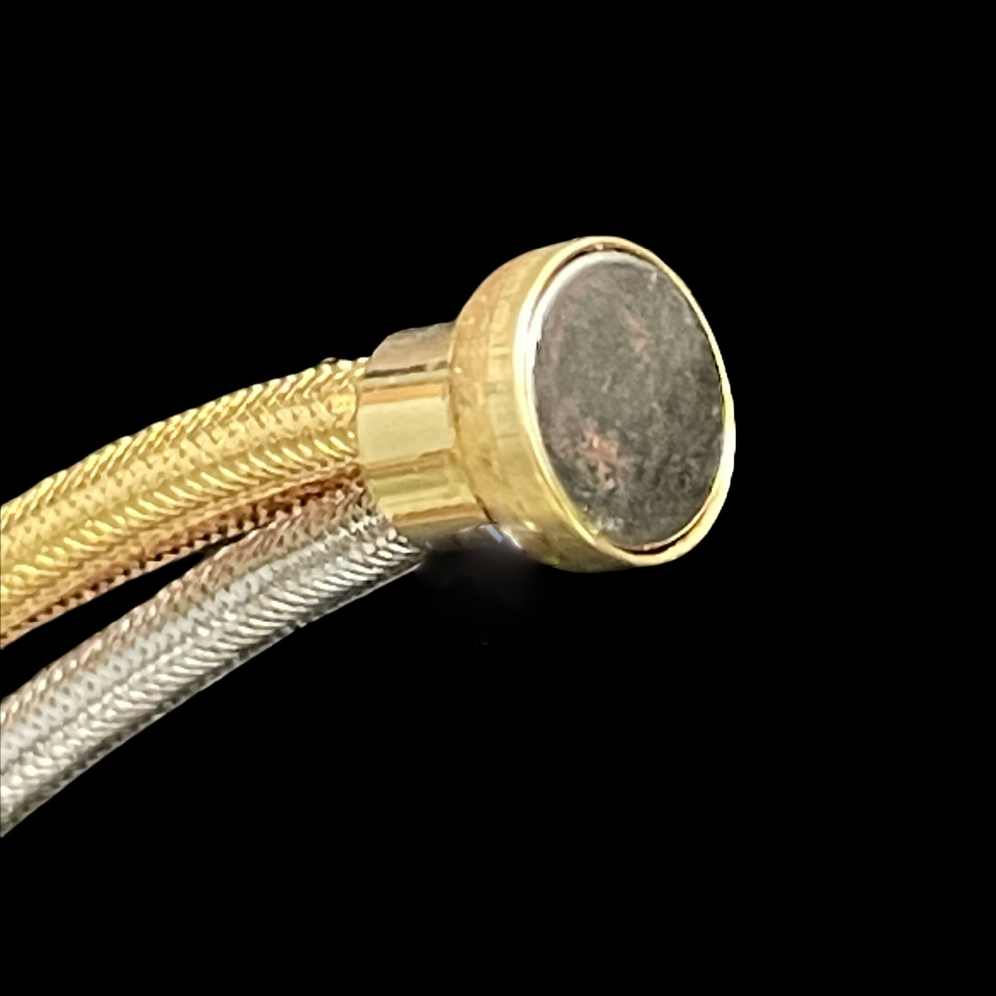 Bracelet oméga à trois rangs en or tricolore 18 carats et silicone