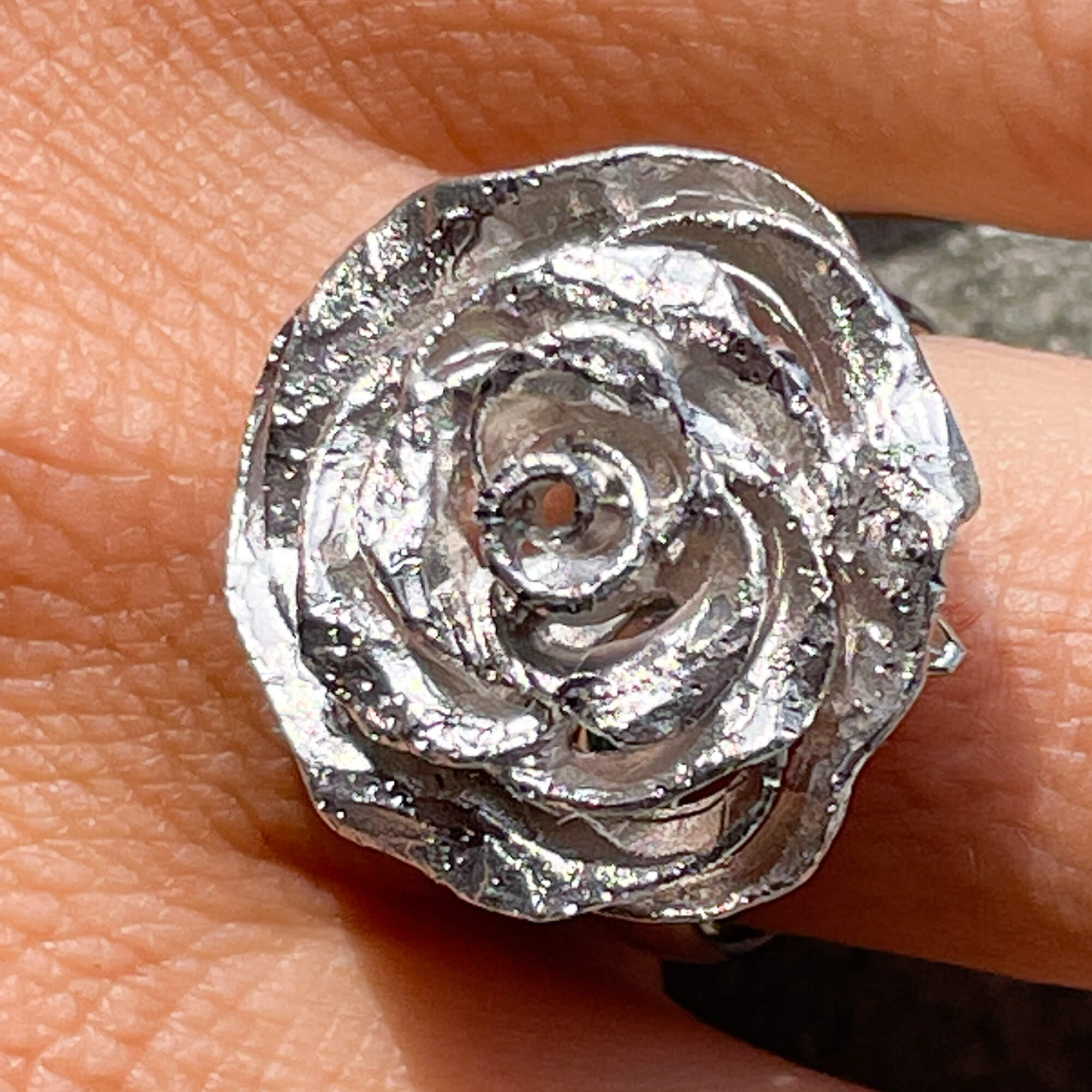 Belle bague fleur en argent