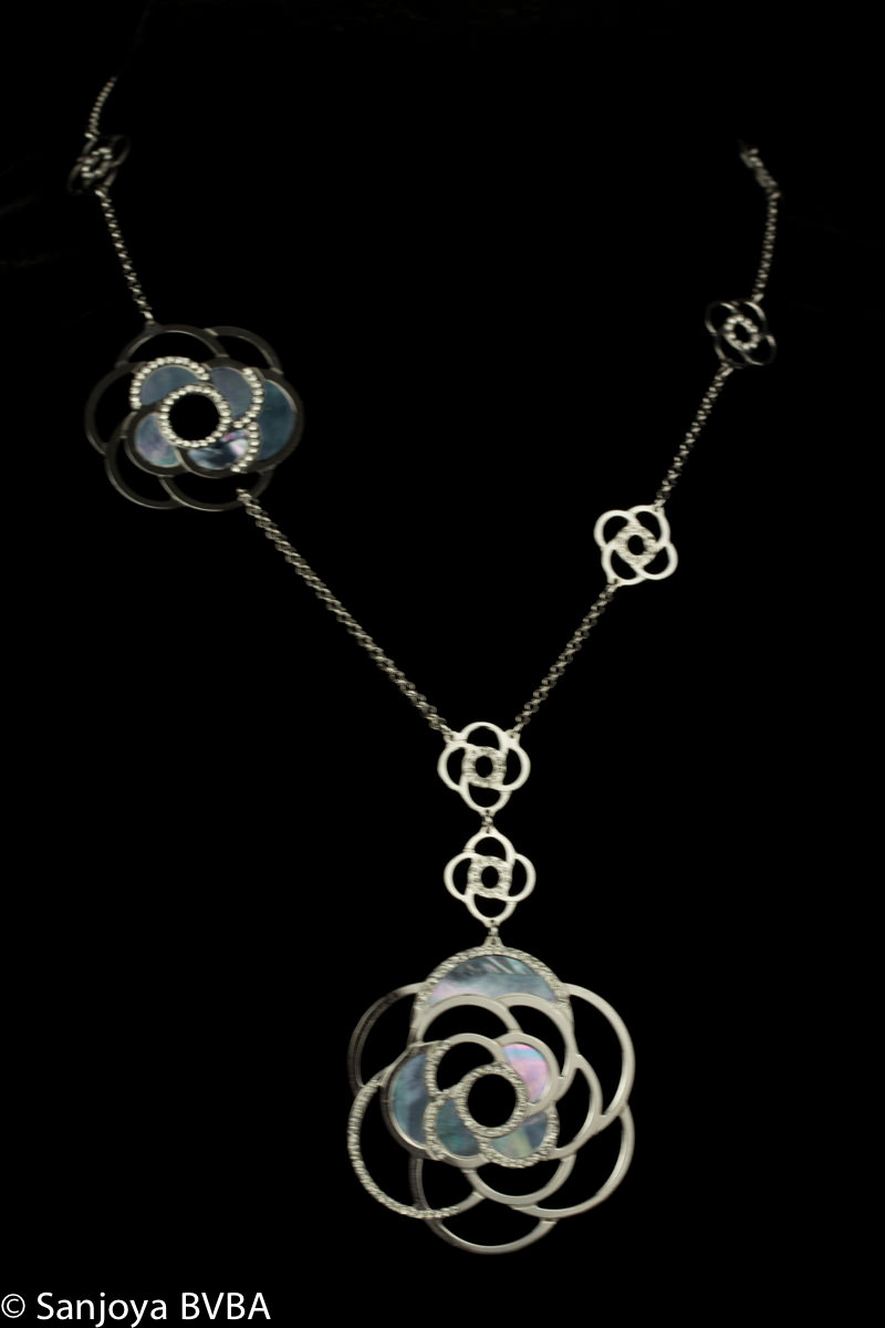 Italian necklace with blue pearl-crafted flowers