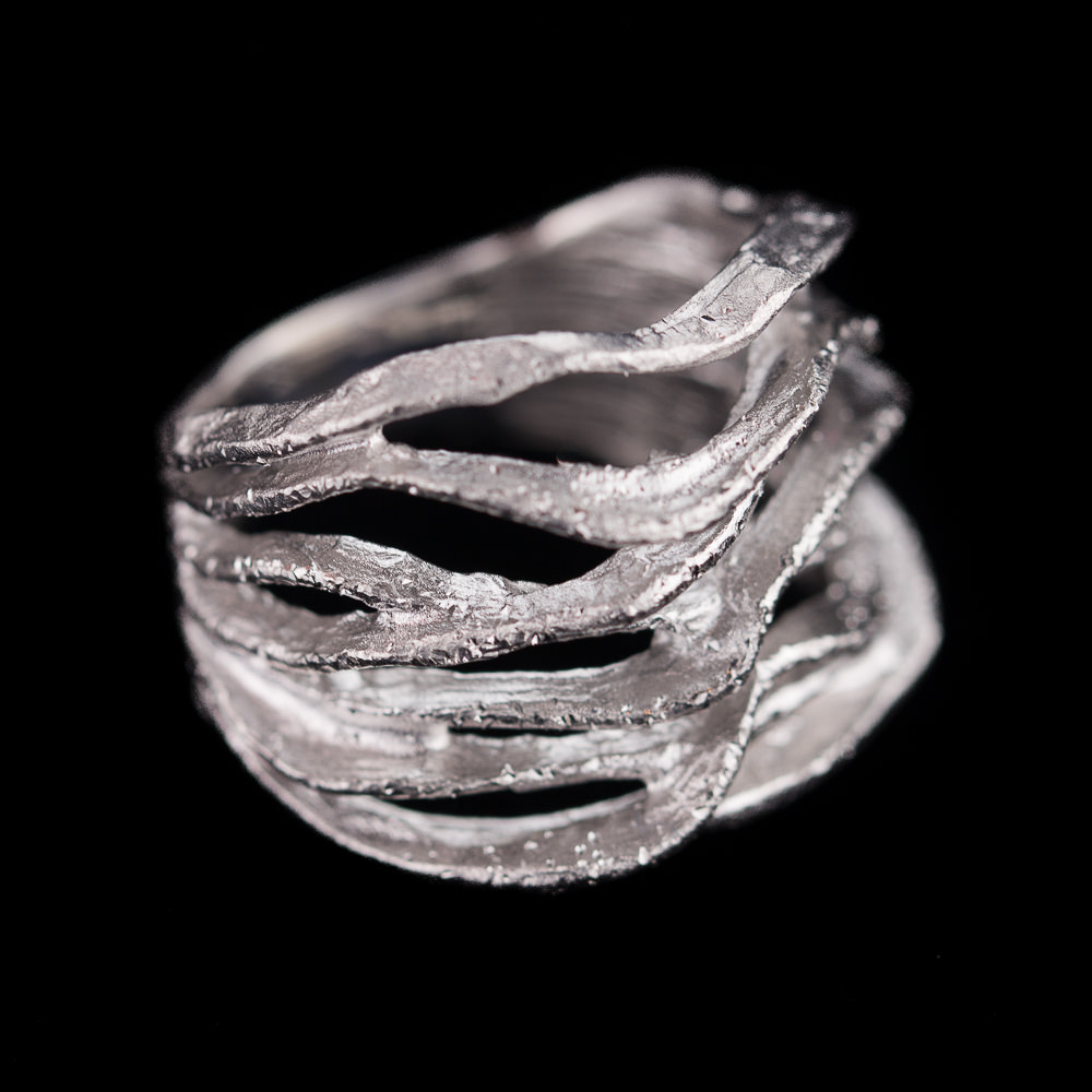 Magnificent diamond-coated ring of sterling silver