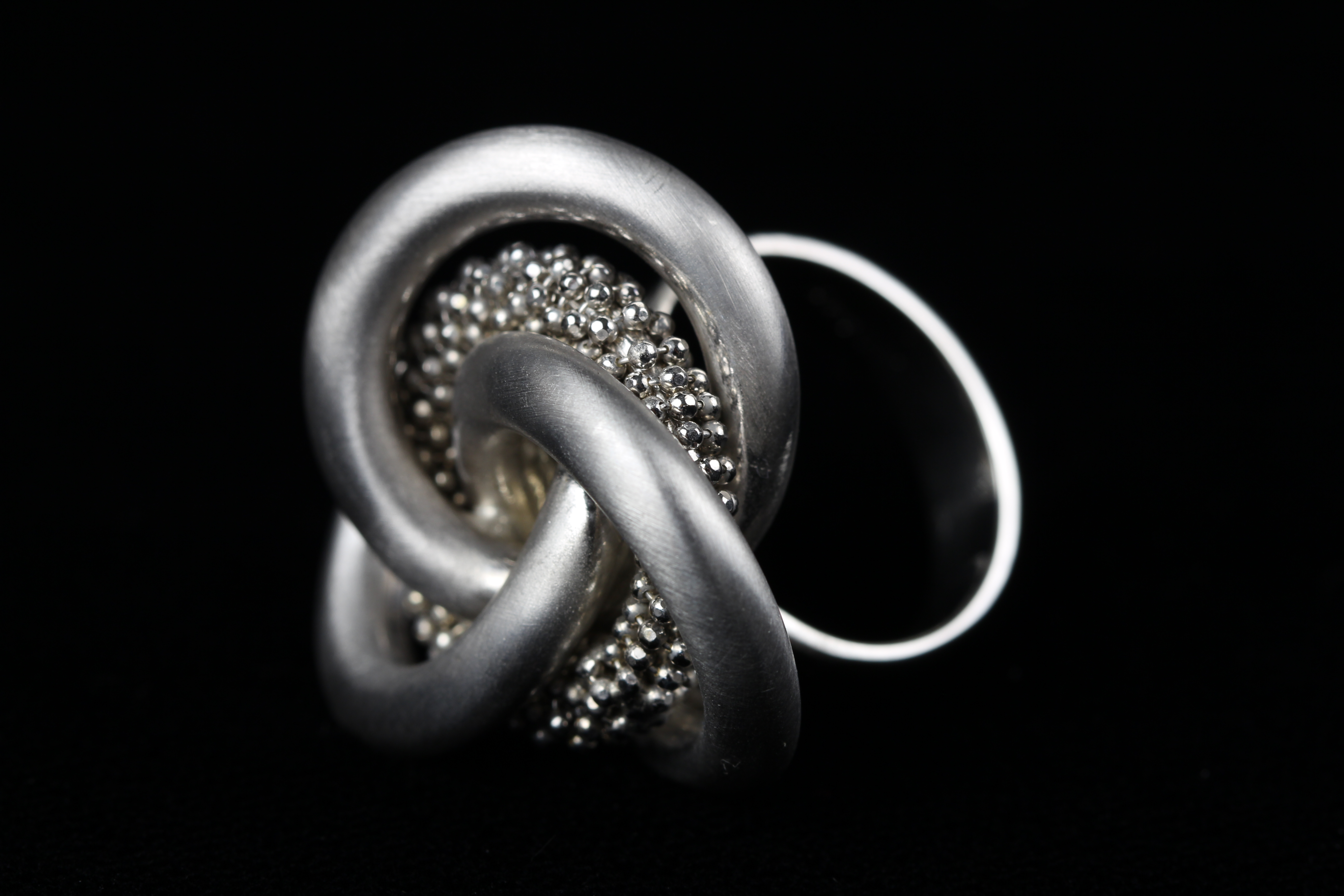 Silver knot ring; Greek design
