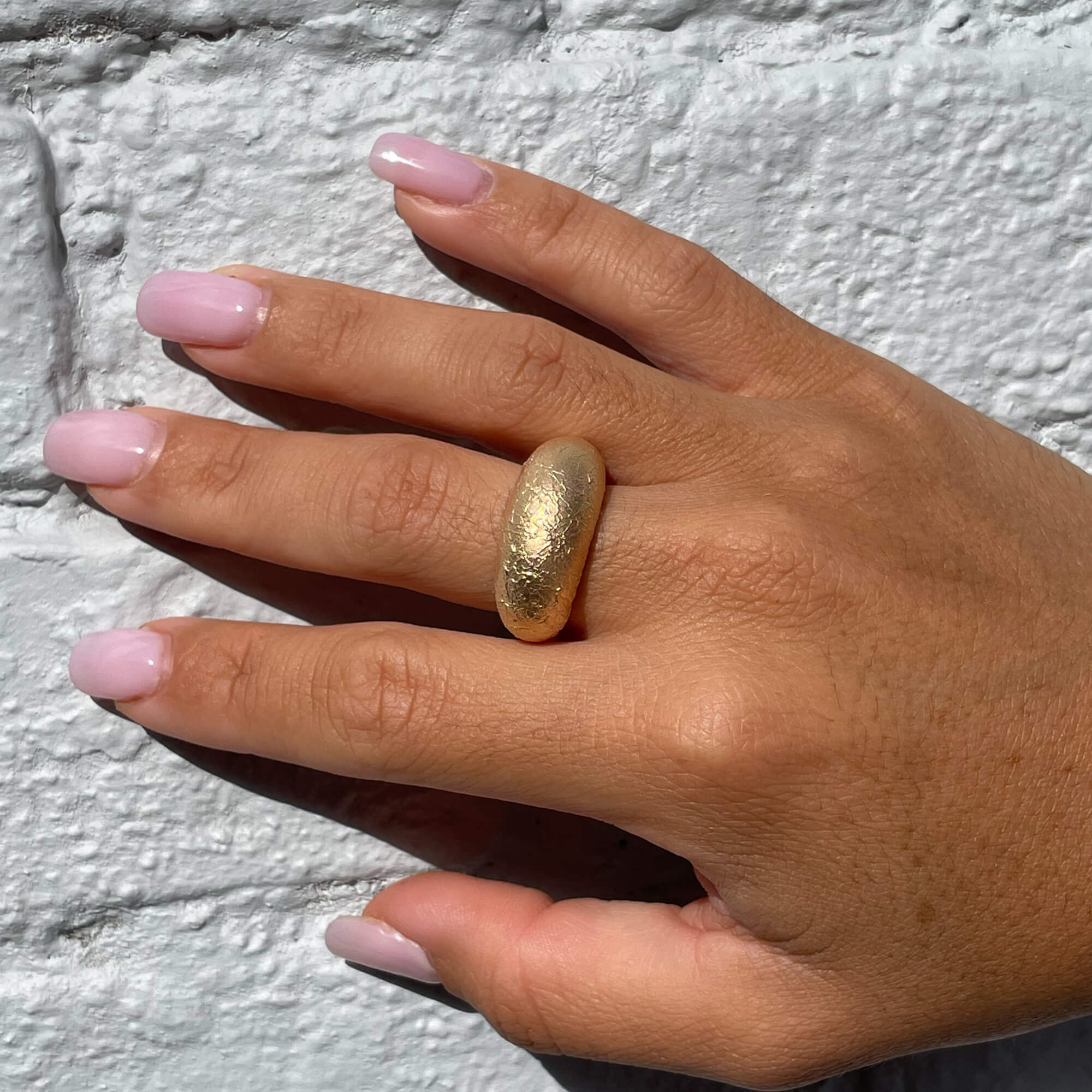 Decorated gold-plated and matte ring