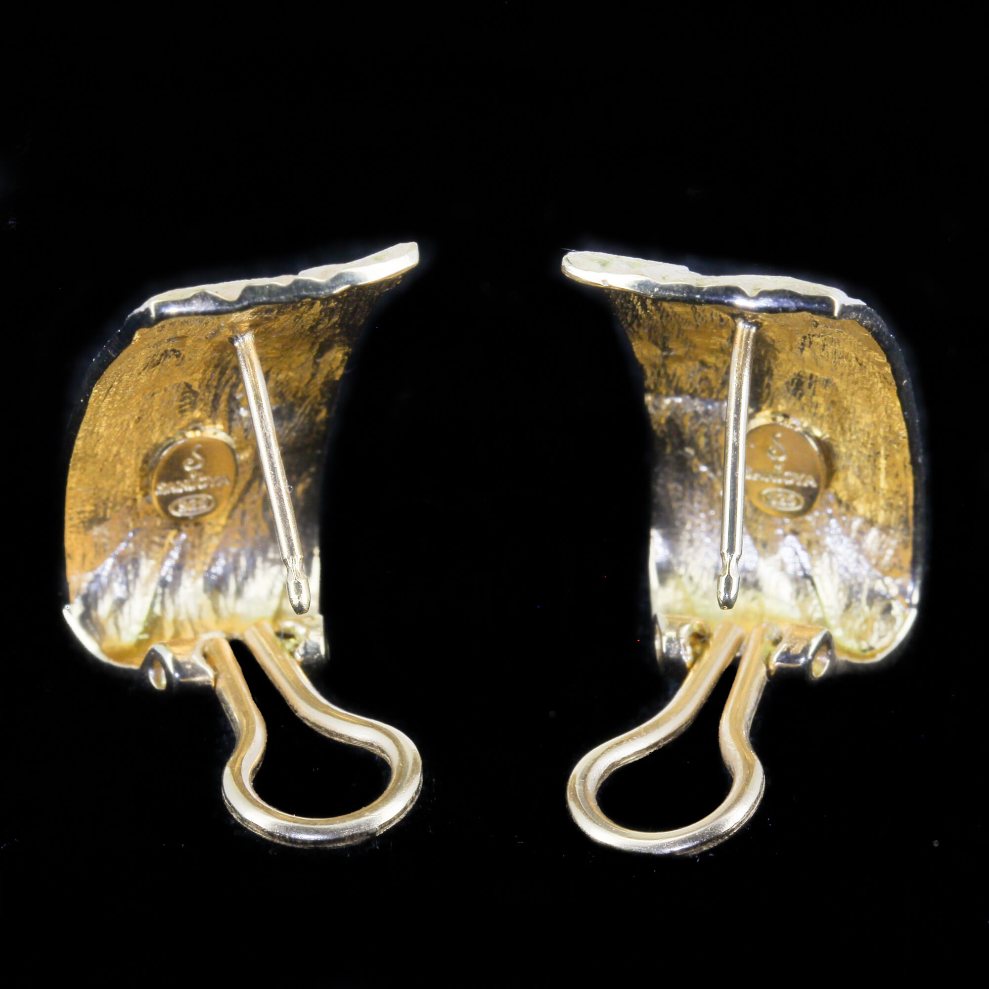 Edited gold and elongated earrings, 18kt