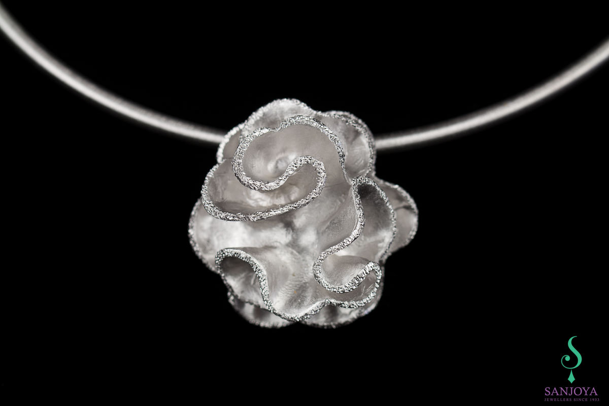 Silver necklace with diamond-tipped flower pendant "Big"