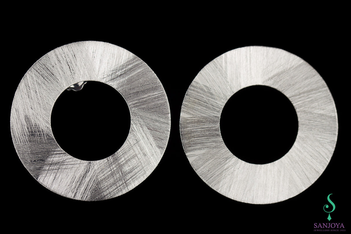 Silver matte circular earrings