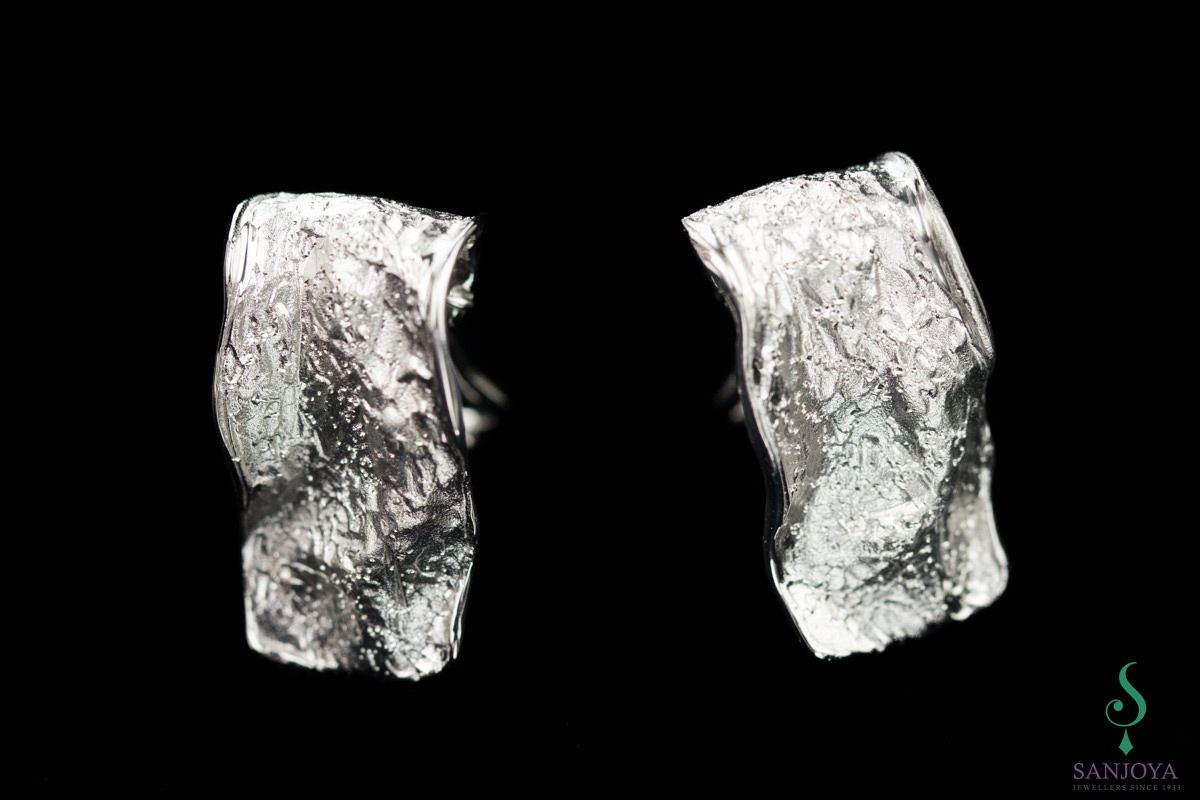 Silver rectangular glittering earrings