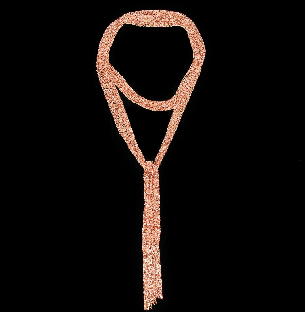 AN122001 - Rosé sjaal van verweven kettinkjes