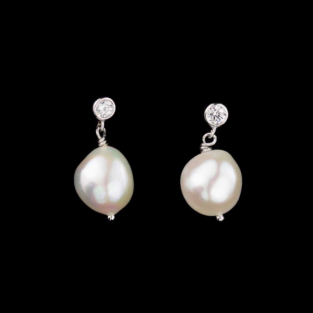 Pearl earrings of silver and zirconia