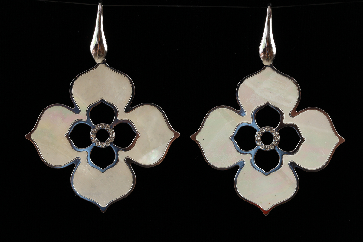 Elegant Italian designed flower pendant earrings