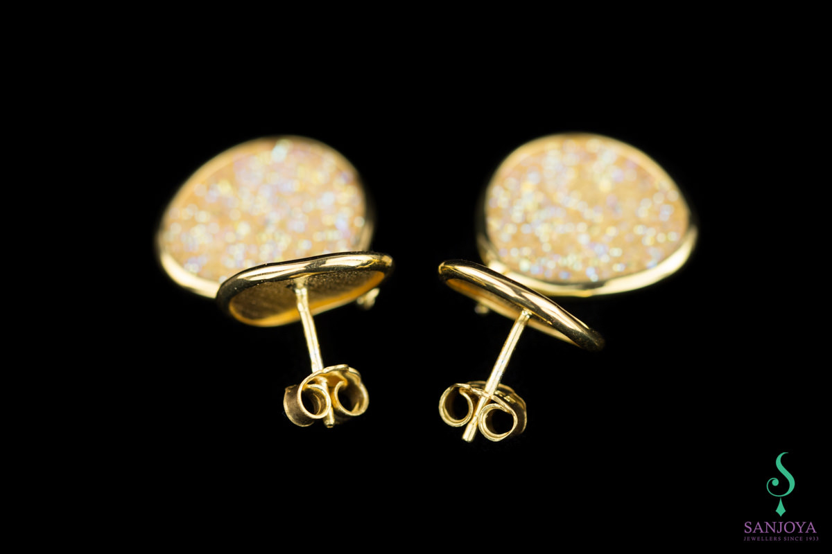 Gold plated earrings with sparkle