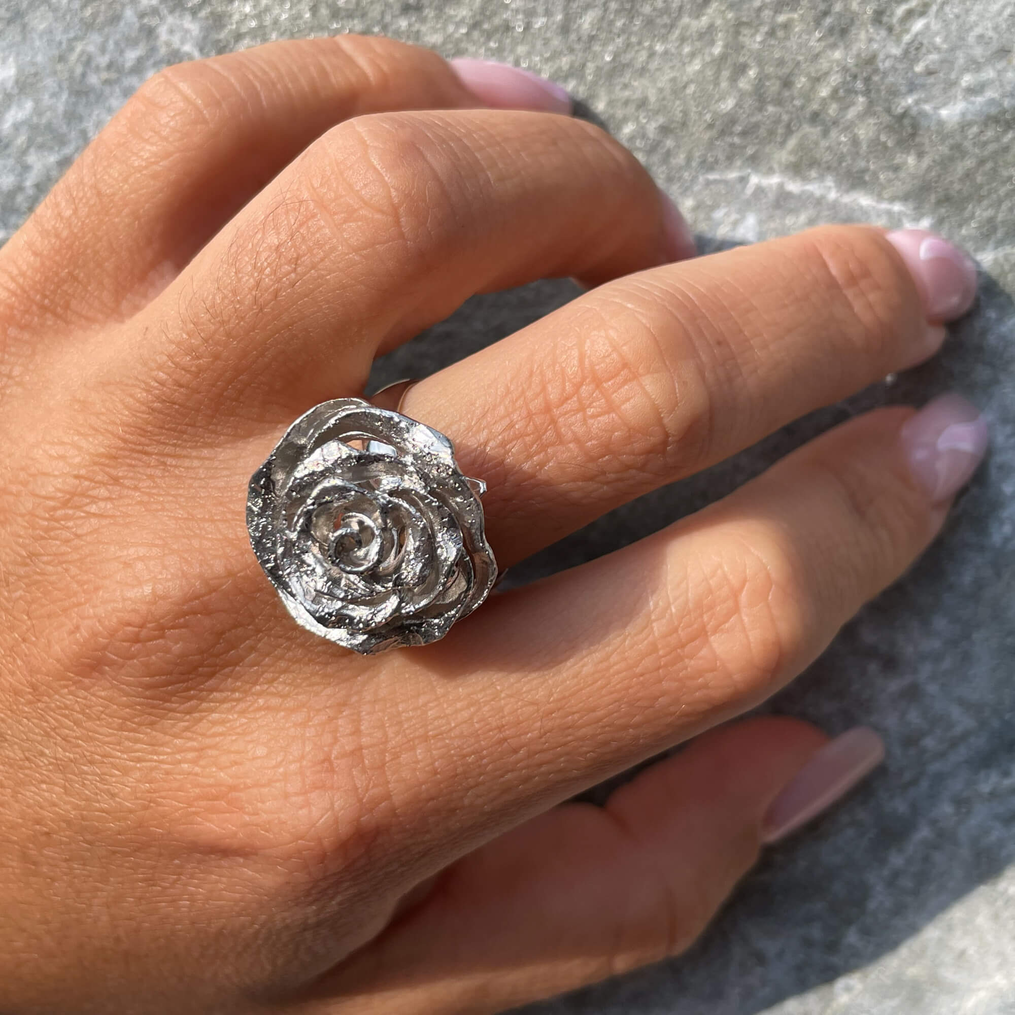 Belle bague fleur en argent