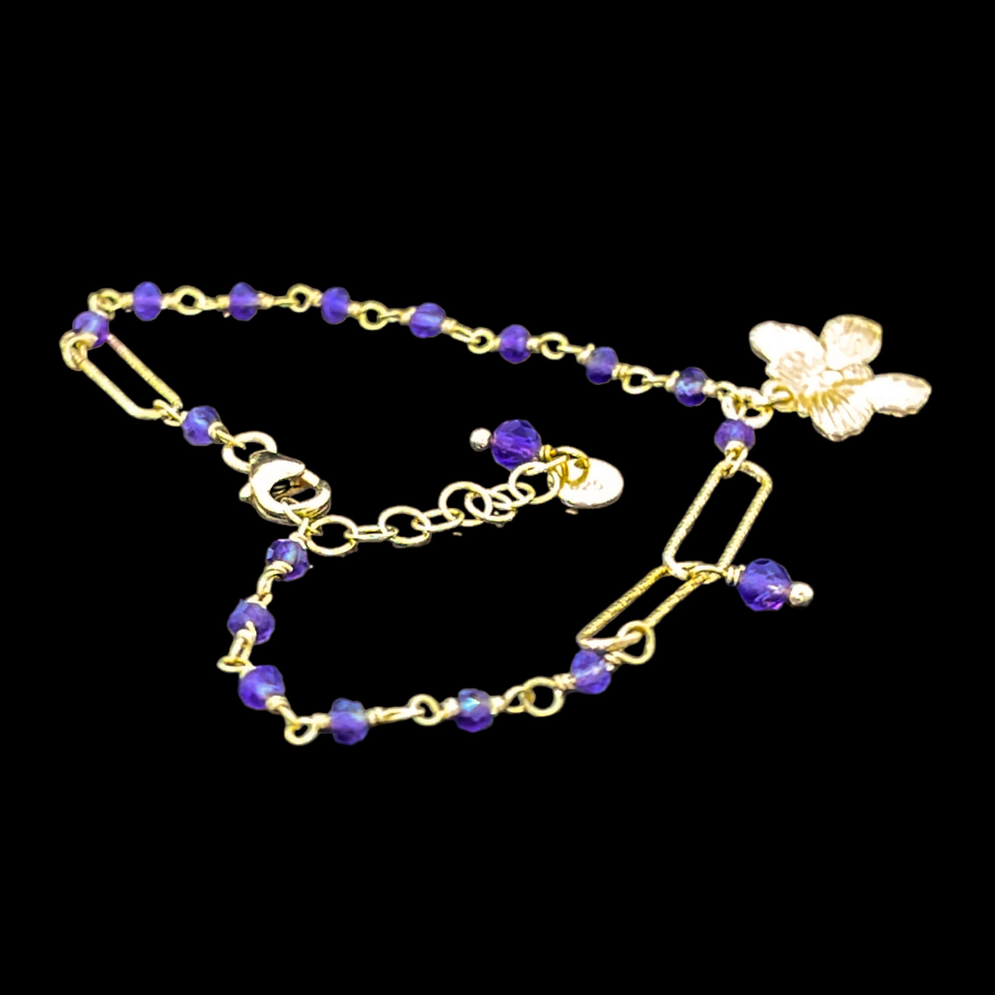 Bracelet plaqué or avec pierres d'améthyste et papillon